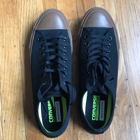 BNWT DISCONTINUED Chuck Taylor II Black/Gum rubber - Picture 2 of 7